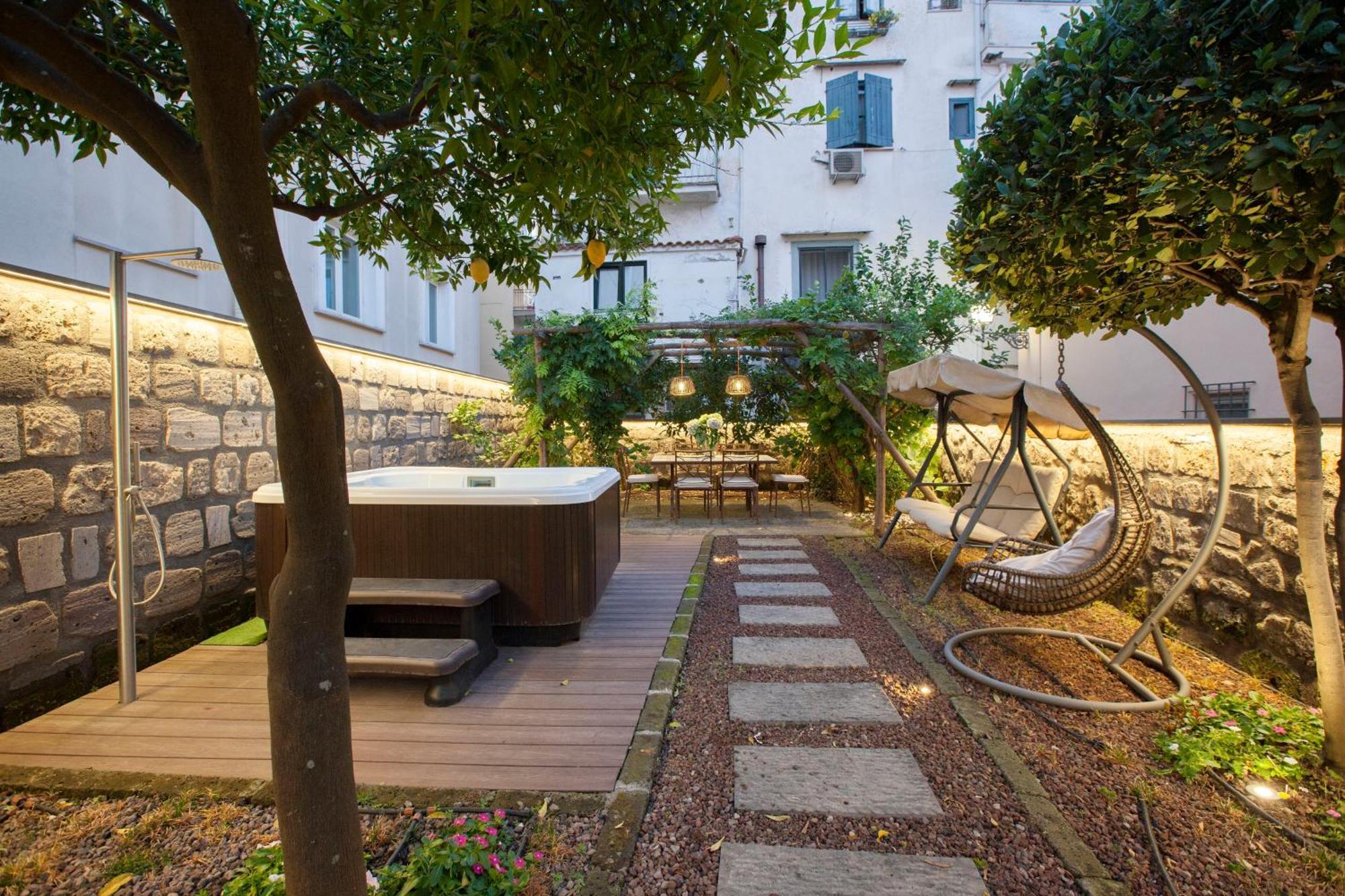 Amore Rentals - Appartamento Terrazza Tasso Сорренто Экстерьер фото