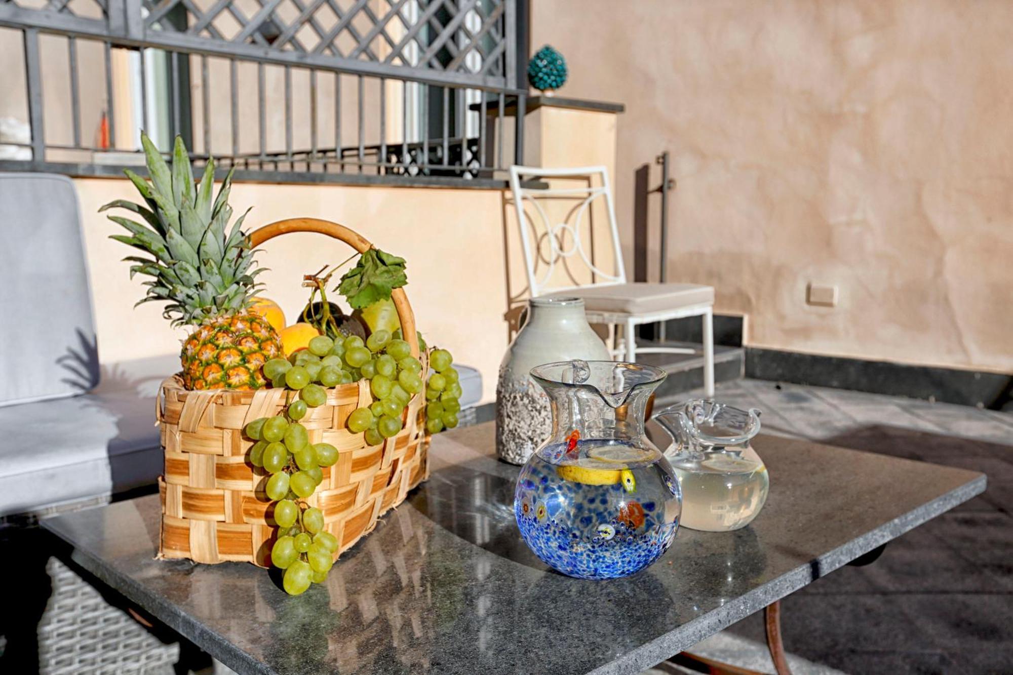 Amore Rentals - Appartamento Terrazza Tasso Сорренто Экстерьер фото